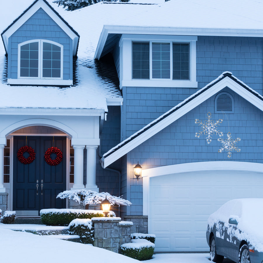 24 in. Pre Lit Diamond Tip Snowflake Decorationvwith Cool White LED Lights