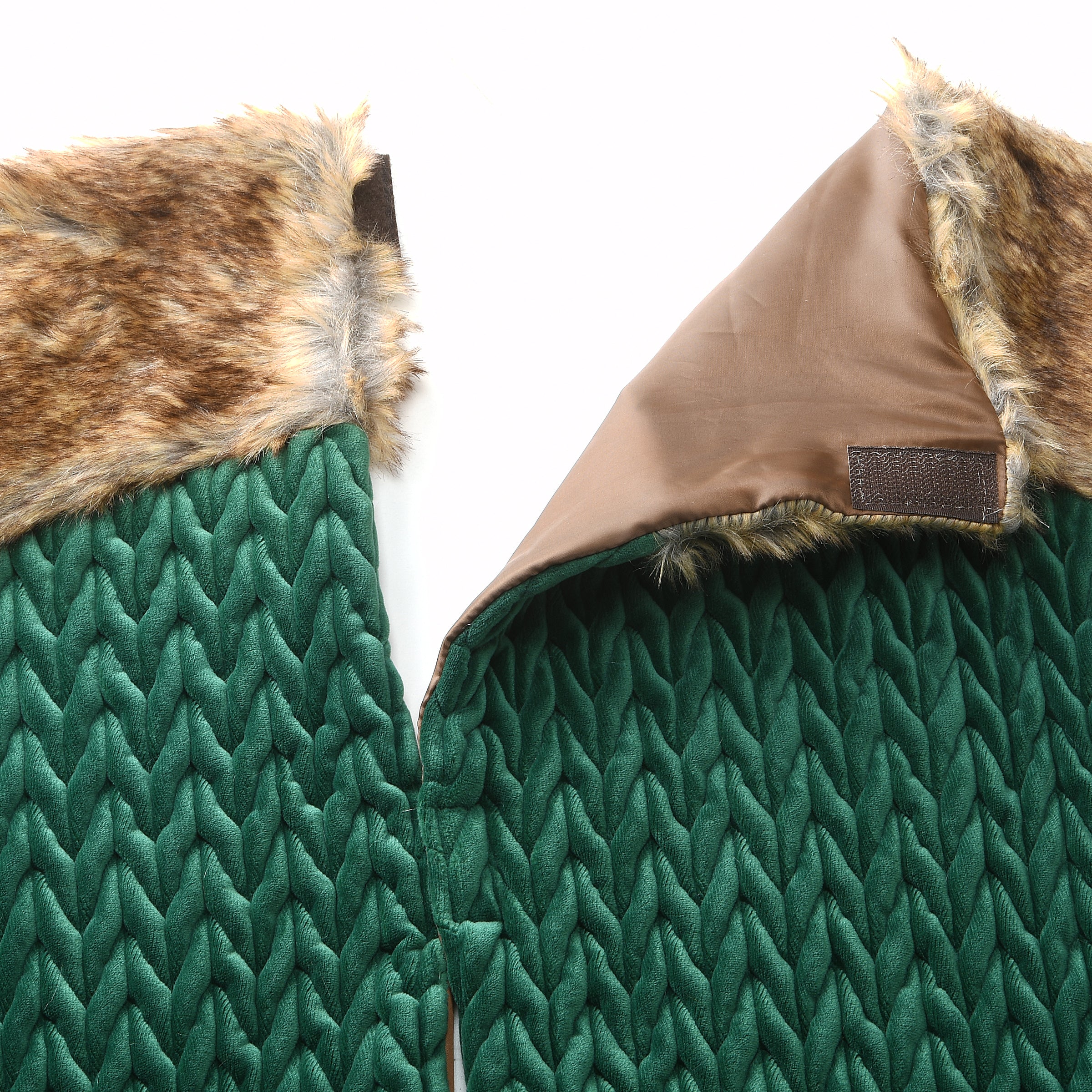 Rural Homestead Quilted Tree Skirt - Thumbnail 3