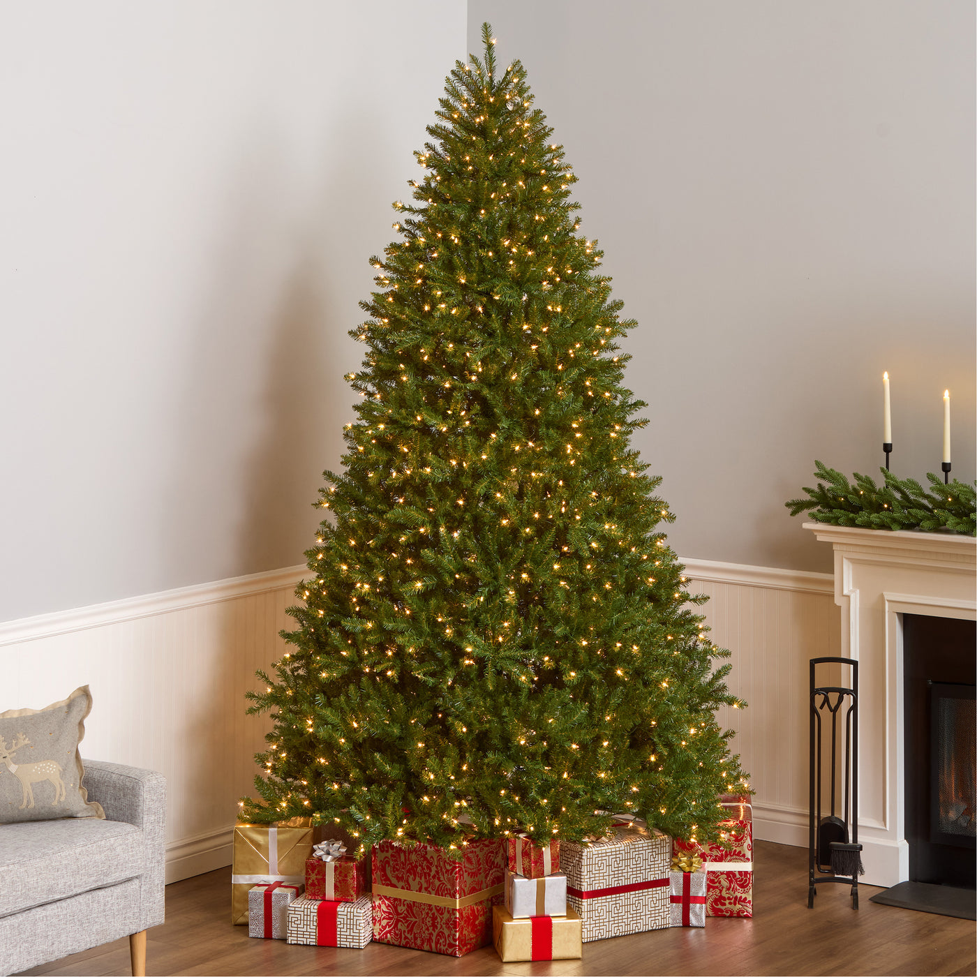 9 ft. Pre-Lit Dunhill Fir Tree with Clear Lights - National Tree Company