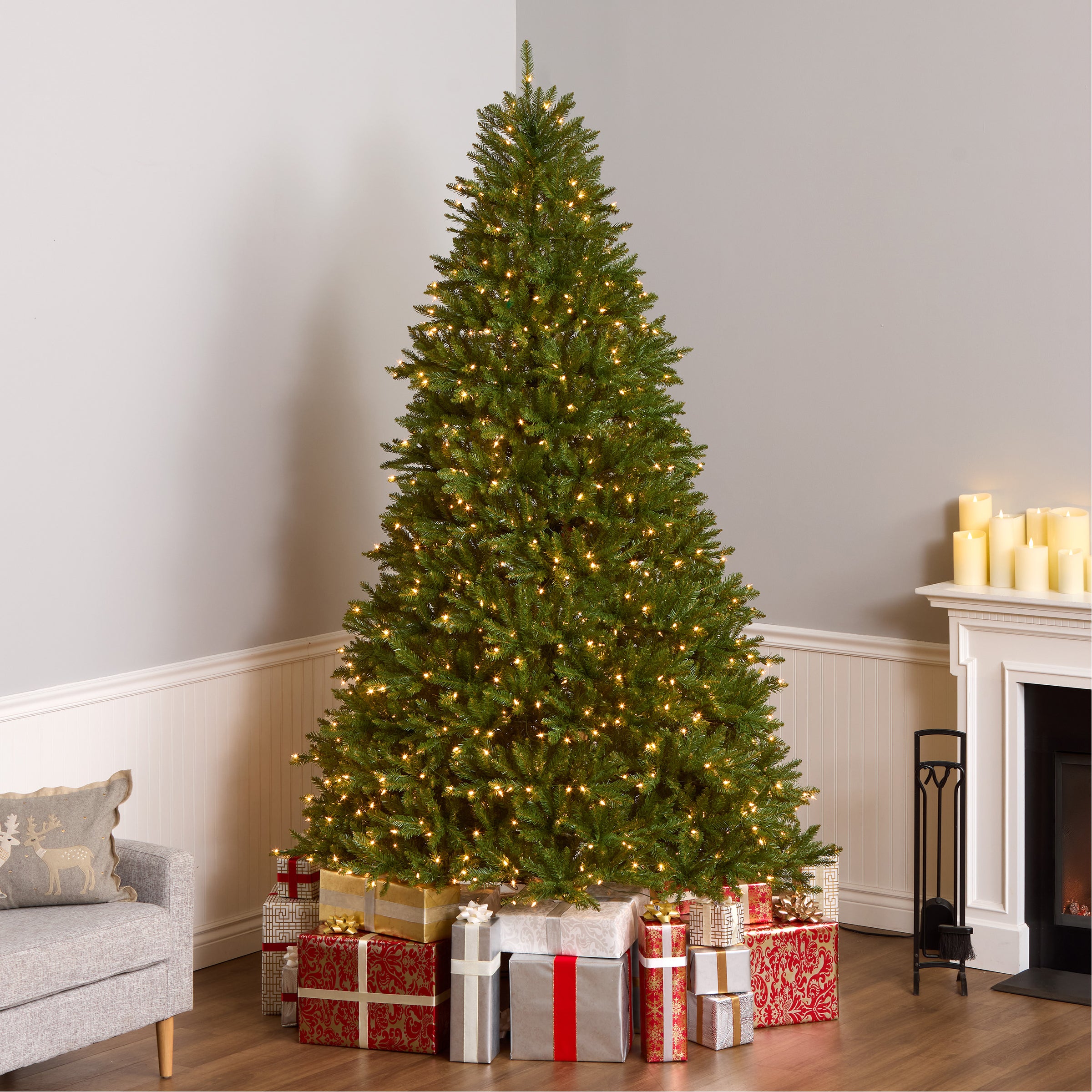 9 ft. Pre-Lit Dunhill Fir Tree with 900 Clear Lights · National