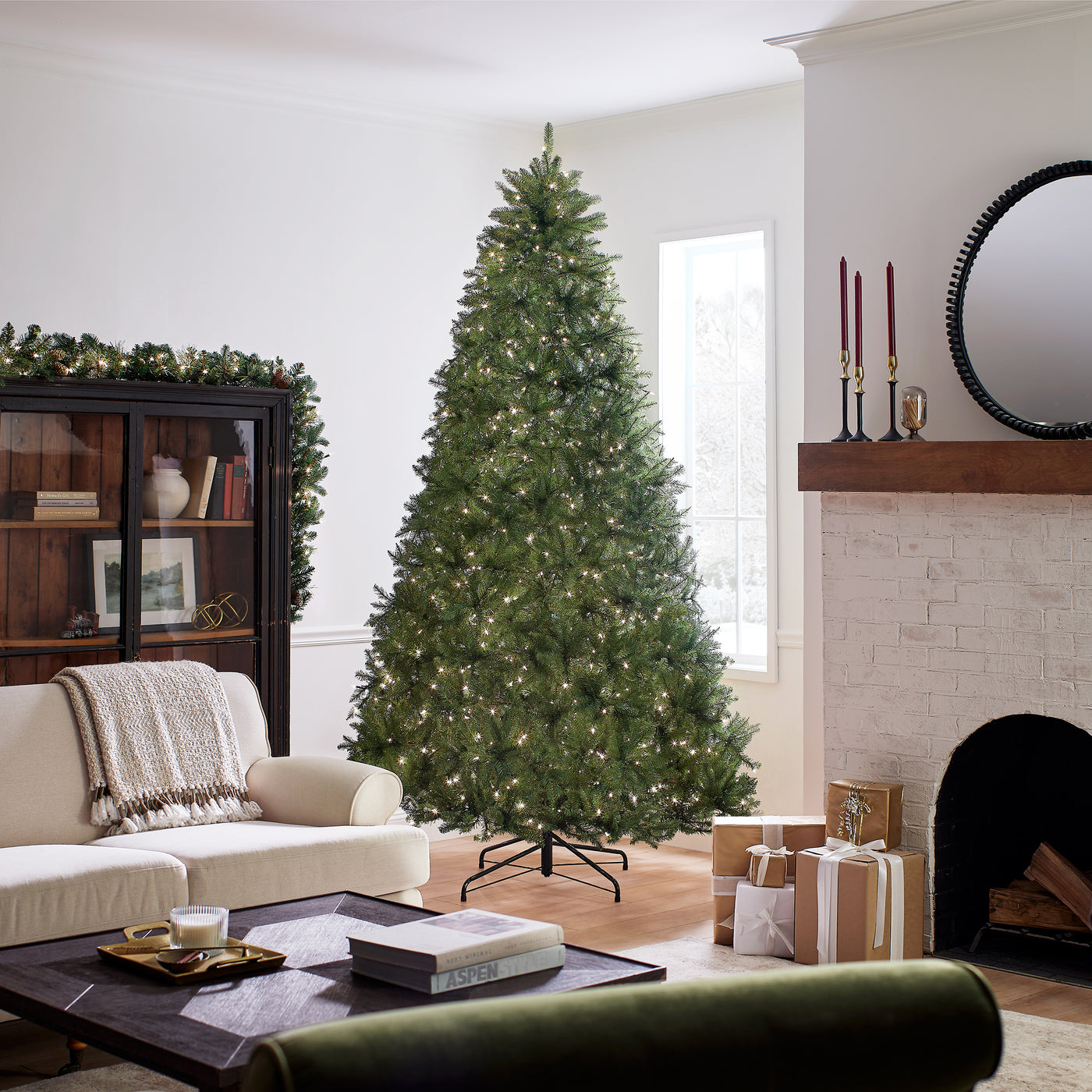 9 ft. Pre-Lit Dunhill Fir Tree with PowerConnect Clear Lights - National Tree Company