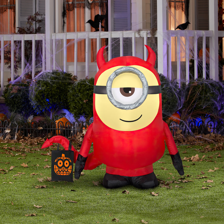 Halloween Inflatable Decoration, Red, Minion Dave, Self Inflating, Plug In, 42 Inches