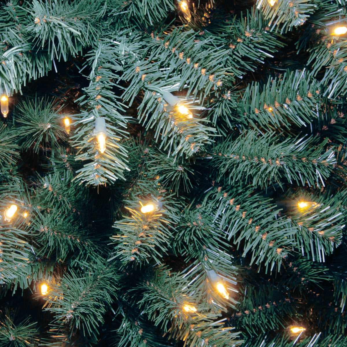 7.5 ft. Pre-Lit North Valley Spruce Blue Hinged Tree with Clear Lights - National Tree Company