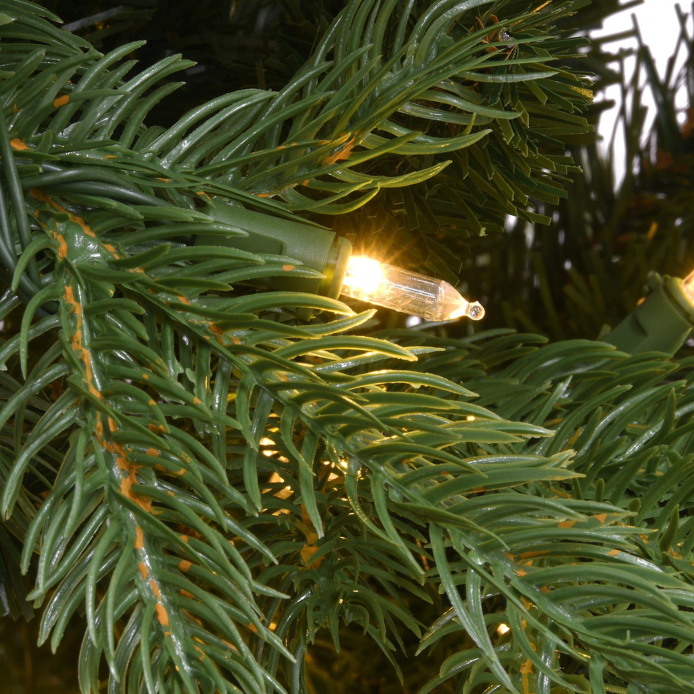 7.5 ft. Pre-Lit Green River Spruce Tree with Dual Color LED Lights - National Tree Company