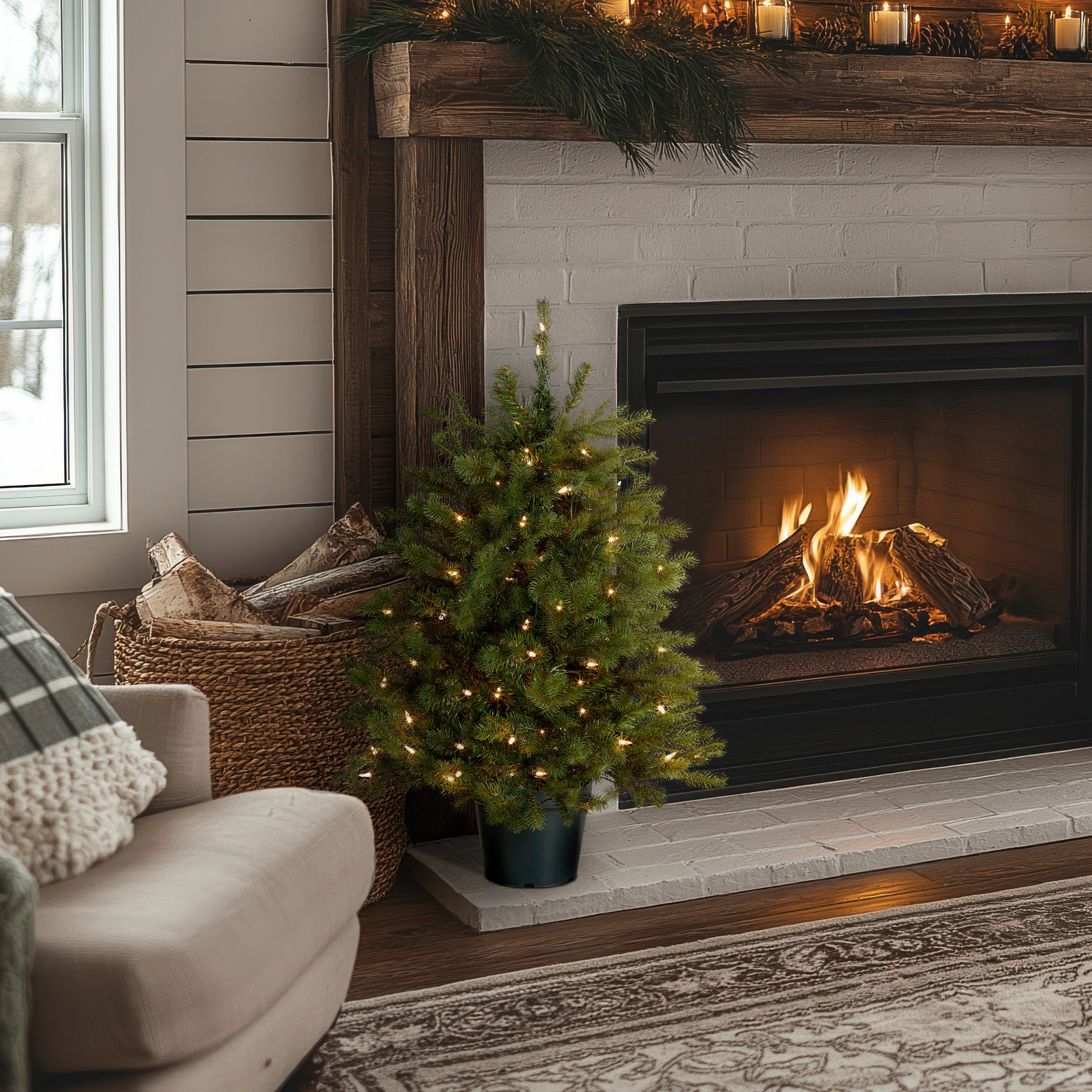 National Tree Company Hampton Spruce Christmas Tree - Thumbnail 4
